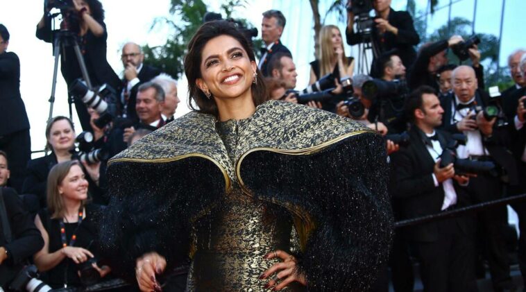 Deepika Padukone en Cannes 2022: la actriz lleva el drama a la alfombra roja con un conjunto negro y dorado
