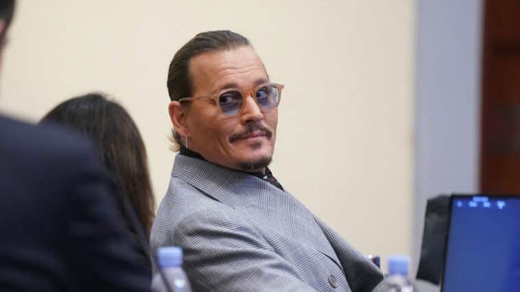 Después de todo, Johnny Depp regresó al estrado en el juicio por difamación, pero lo que le preguntaron requiere un montón de antecedentes