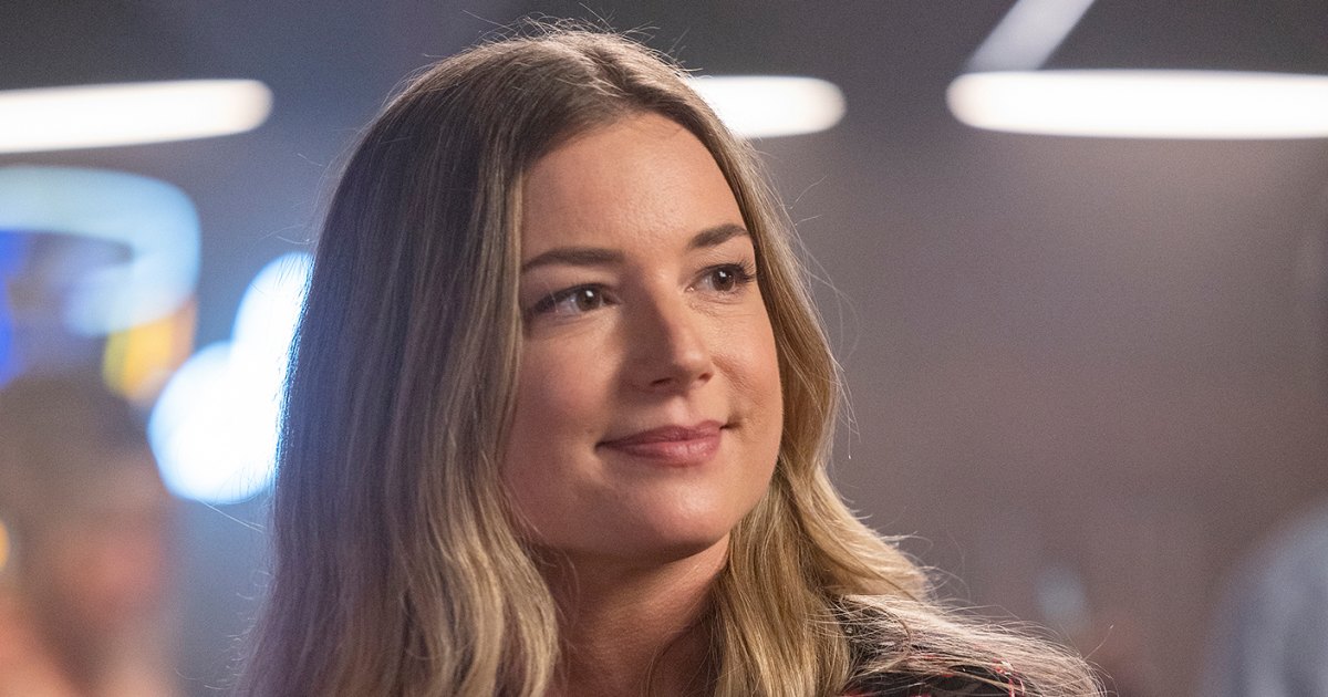 El EP 'The Resident' aborda el regreso 'poderoso' de Emily VanCamp