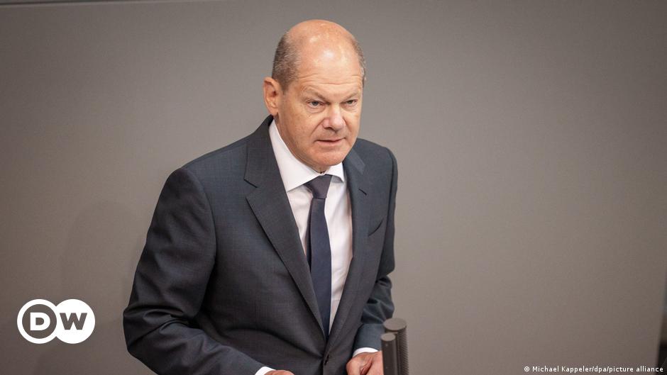 El canciller Olaf Scholz dice al parlamento alemán que 