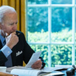 El índice de aprobación de Biden alcanza el mínimo histórico: informe |  La crónica de Michigan