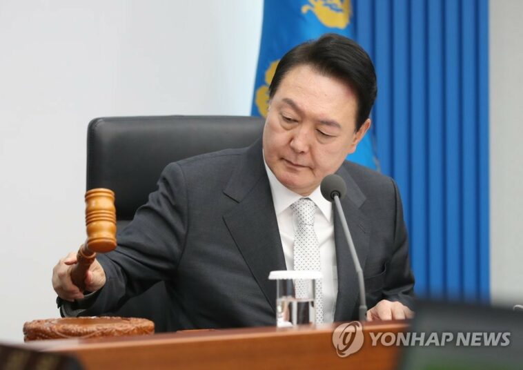 El partido gobernante ve un sólido aumento en el índice de aprobación después de la toma de posesión de Yoon