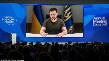 La fuerza bruta volverá a gobernar el mundo y cumbres como la de Davos no tendrán sentido si la invasión rusa de Ucrania tiene éxito, dijo Volodymyr Zelensky en la conferencia de hoy.