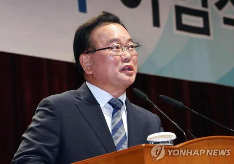 El primer ministro Kim hace un llamado al diálogo y al compromiso al dejar el cargo