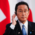 El primer ministro japonés, Fumio Kishida, asiste a una ronda de preguntas y respuestas después de pronunciar un discurso en el Guildhall de Londres, Reino Unido, el 5 de mayo de 2022. (Reuters)