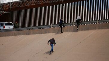Funcionarios de Aduanas y Protección Fronteriza de EE. UU. registraron 234,088 detenciones en la frontera con México en abril