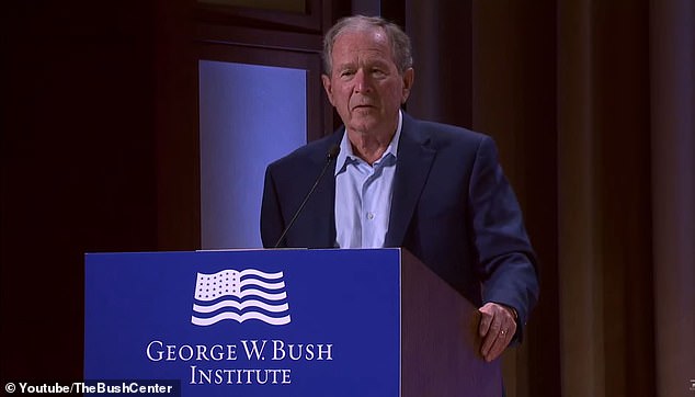 El expresidente George W. Bush calificó accidentalmente la invasión de Irak como