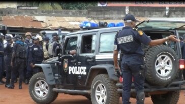 Grupo de derechos humanos acusa a la policía de Camerún de abusos contra personas LGBTI