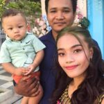 Phuong Ratha, de 27 años, asesinó a su pareja Ly Srey Nouch, de 23, después de que él se convenciera de que ella estaba saliendo con otros hombres en Phnom Penh, Camboya (en la foto junto con su hijo)