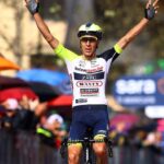 Jan Hirt gana brutal etapa 16 en Giro d'Italia
