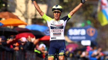 Jan Hirt gana brutal etapa 16 en Giro d'Italia