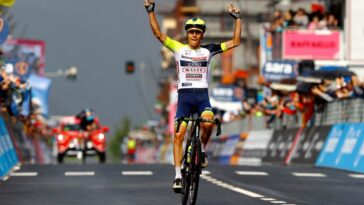Jan Hirt gana la primera etapa de un Gran Tour con la victoria en la etapa 16 del Giro de Italia