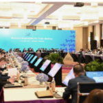 La foto muestra una reunión de ministros de comercio del foro de Cooperación Económica Asia-Pacífico en Bangkok, Tailandia, el 21 de mayo de 2022. (Kyodo News)