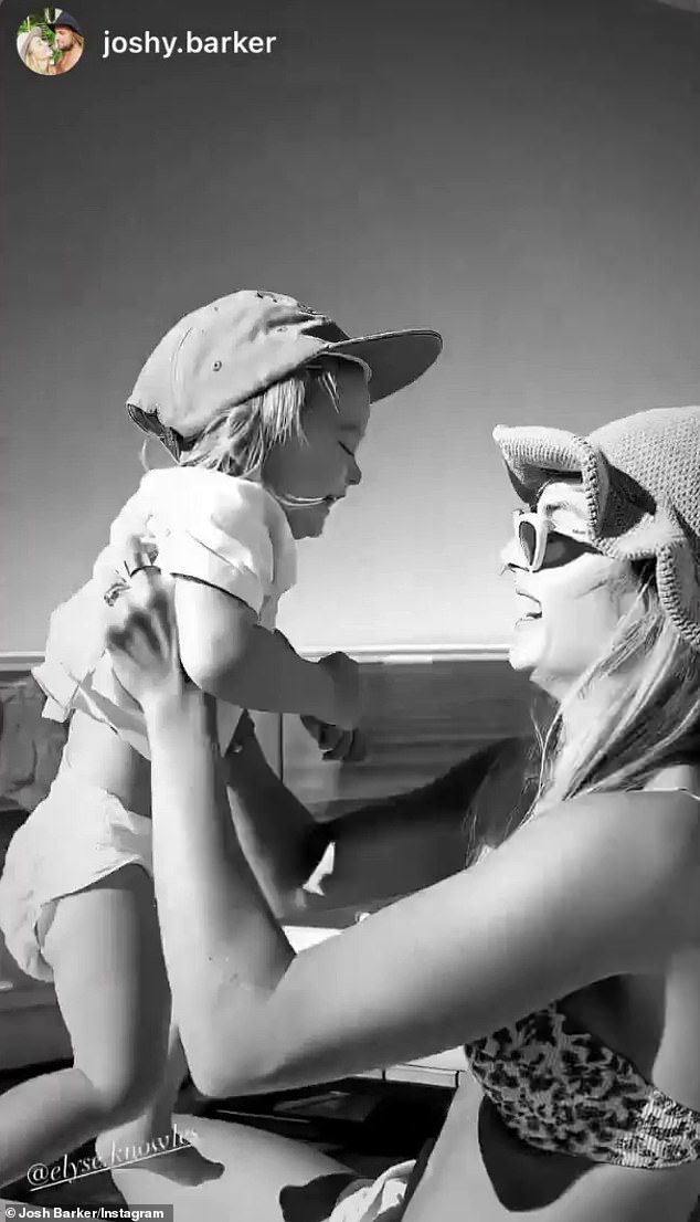 ¡Oooh!  Elyse Knowles fue la madre cariñosa el domingo.  El prometido de la modelo, Josh Barker, documentó un dulce momento entre Elyse (en la foto) y el hijo de la pareja, Sunny.