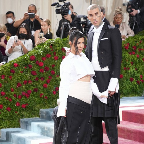 Kourtney Kardashian y Travis Barker confirman boda oficial