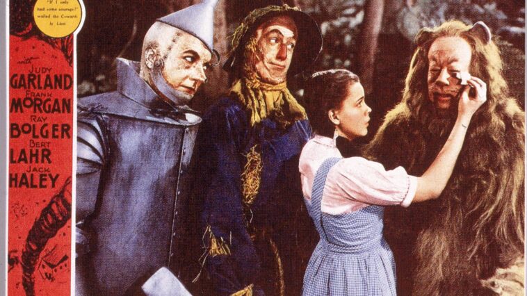 La Universidad Católica insiste en que es el dueño del vestido del 'Mago ​​de Oz' de Judy Garland, no la sobrina del sacerdote