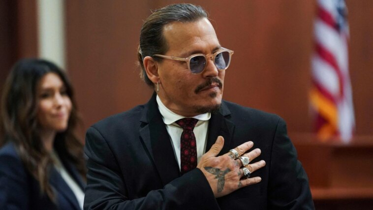 La 'estrella atenuada' de Johnny Depp debido a su comportamiento poco profesional, pidió a la agencia $ 20 millones, dice el ex agente