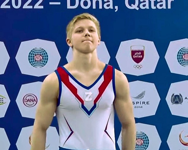 El gimnasta ruso Ivan Kuliak, que se pegó un símbolo Z en el pecho, tiene prohibido competir durante un año.