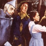 La subasta del vestido del 'Mago ​​de Oz' de Judy Garland está en peligro cuando el juez establece una audiencia sobre la demanda de propiedad