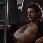 La última explicación del ícono de Jurassic Park, Jeff Goldblum, detrás de su infame escena sin camisa es tan buena