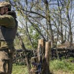 La vida en una unidad ucraniana: zambullirse en busca de cobertura, esperando armas occidentales