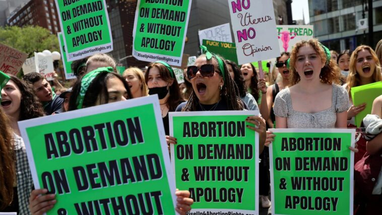 Los grandes empleadores enfrentan obstáculos difíciles para proporcionar beneficios de aborto si se anula Roe