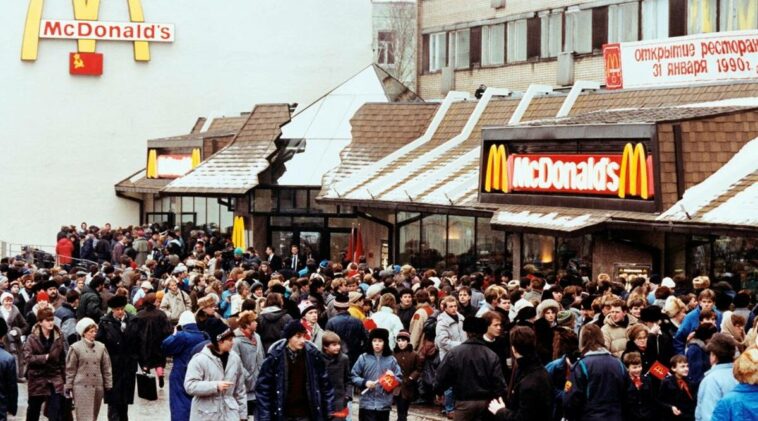 McDonald's venderá su negocio ruso y saldrá después de 30 años