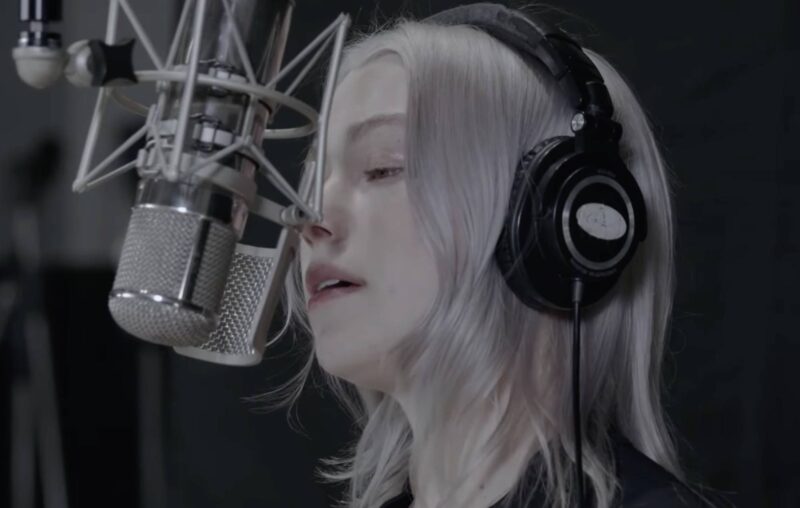 Mira el nuevo video de Phoebe Bridgers para 'Sidelines'