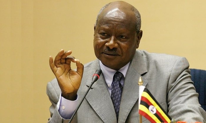 Museveni culpa a la oposición por aumento de casos de Covid-19 en Uganda