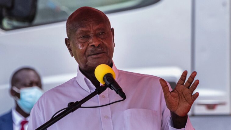 Museveni culpa a las potencias extranjeras por el alto costo de la vida
