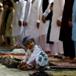 Musulmanes de India celebran Eid al-Fitr en medio de violencia comunitaria