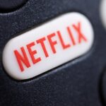 Un nuevo informe afirma que Netflix está explorando la transmisión en vivo de sus programas sin guión y especiales de stand-up.