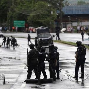 Policía panameña ataca protesta estudiantil universitaria