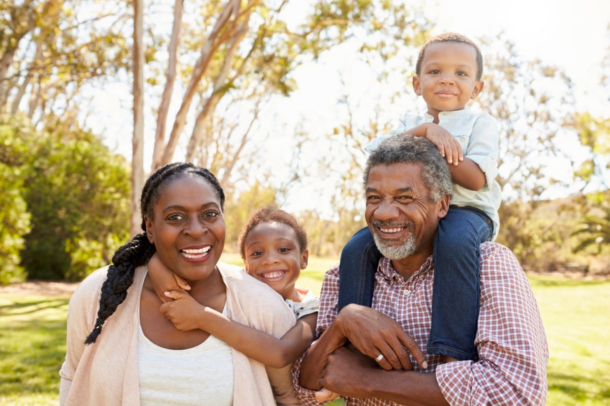 Político canadiense quiere mejorar Super Visa para padres y abuelos
