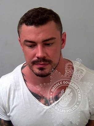 El fugitivo Terrence Murrell, de 33 años, recibió en febrero cuatro meses adicionales además de su condena de tres años de prisión por huir de Gran Bretaña a la paradisíaca isla de Bali.