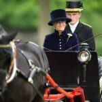 Sophie Wessex estaba muy animada hoy cuando se unió a su hija adolescente Lady Louise para participar en la conducción de un carruaje en el cuarto día del Royal Windsor Horse Show.