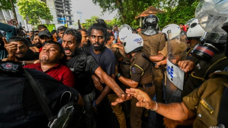 Sri Lanka, golpeada por la crisis, amplía su gabinete, pero no tiene ministro de finanzas