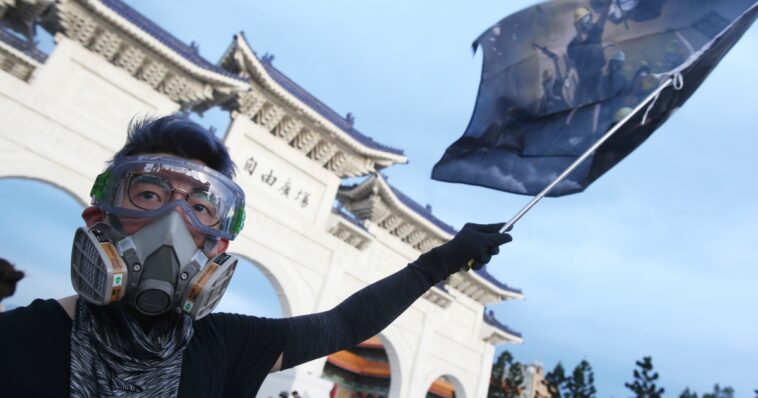 Taiwán retrasa esquema para ayudar a los hongkoneses por temores de espionaje