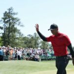 Tiger continúa recuperándose de graves lesiones en las piernas en la PGA