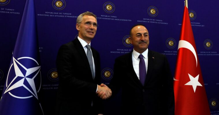 Turquía presenta demandas mientras Finlandia y Suecia buscan la membresía en la OTAN