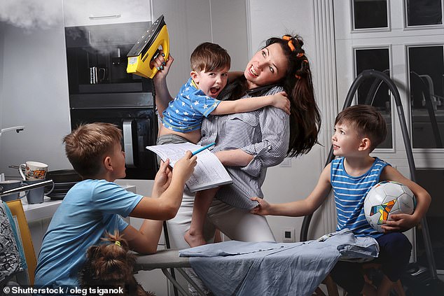Investigadores de la Universidad de Columbia han revelado que tener tres o más hijos puede añadir la friolera de 6,2 años de envejecimiento a los padres (imagen de archivo)