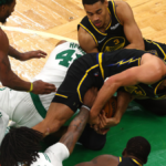Actualización de la lesión de Stephen Curry: la estrella de los Warriors espera jugar el Juego 4 contra los Celtics después de lastimarse el pie en el scrum