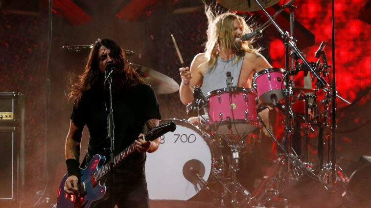 Foo Fighters anuncia la lista inicial de invitados superestrellas para los conciertos tributo a Taylor Hawkins
