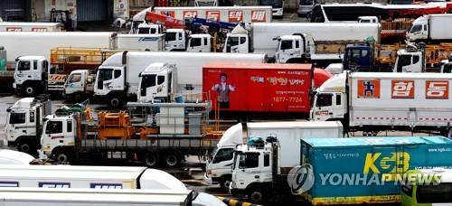 (3ª AMPLIACIÓN) Camioneros de carga se declaran en huelga general, exigiendo ampliación del sistema tarifario básico de fletes