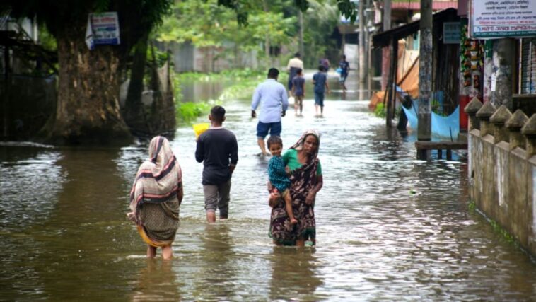 7 millones en 'necesidad desesperada' después de las inundaciones en Bangladesh