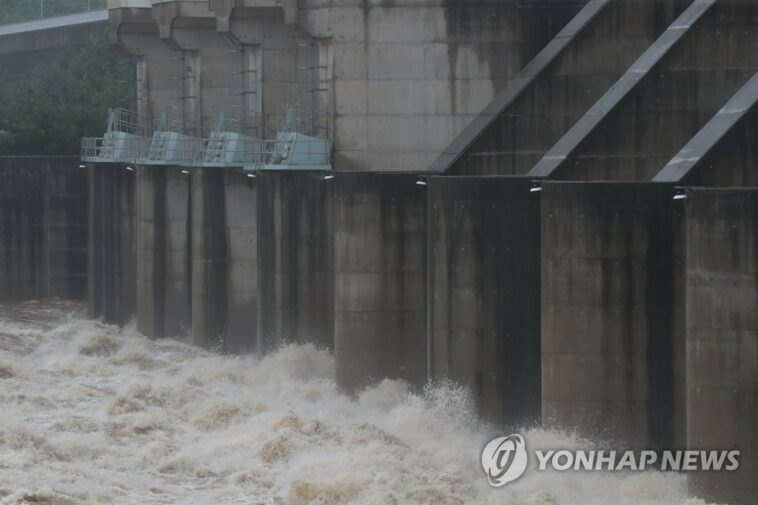 (AMPLIACIÓN) Las Coreas mantienen contacto directo diario;  Madre de Corea del Norte sobre el llamado de Corea del Sur para un aviso previo sobre la descarga de agua de la presa: ministerio