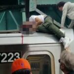 Un joven de 15 años se encuentra en estado crítico después de quedar inconsciente cuando se golpeó la cabeza mientras navegaba en el metro de Queens.