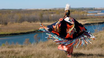 Cómo los inmigrantes pueden aprender más sobre los pueblos indígenas en Canadá