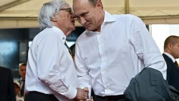 Ambos son multimillonarios que no creen en las democracias, por lo que no es difícil imaginar a Bernie Eccleston y Vladimir Putin como amigos.  (En la foto juntos en 2013, en el Gran Premio de Fórmula Uno de Rusia inaugural)