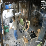 Dos extremistas israelíes encarcelados por destrozar una cafetería palestina durante la marcha de la bandera racista
